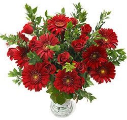 Ankara Bağlum Çiçekçi firma ürünümüz Camda güller ve gerberalar Ankara çiçek gönder firması şahane ürünümüz
